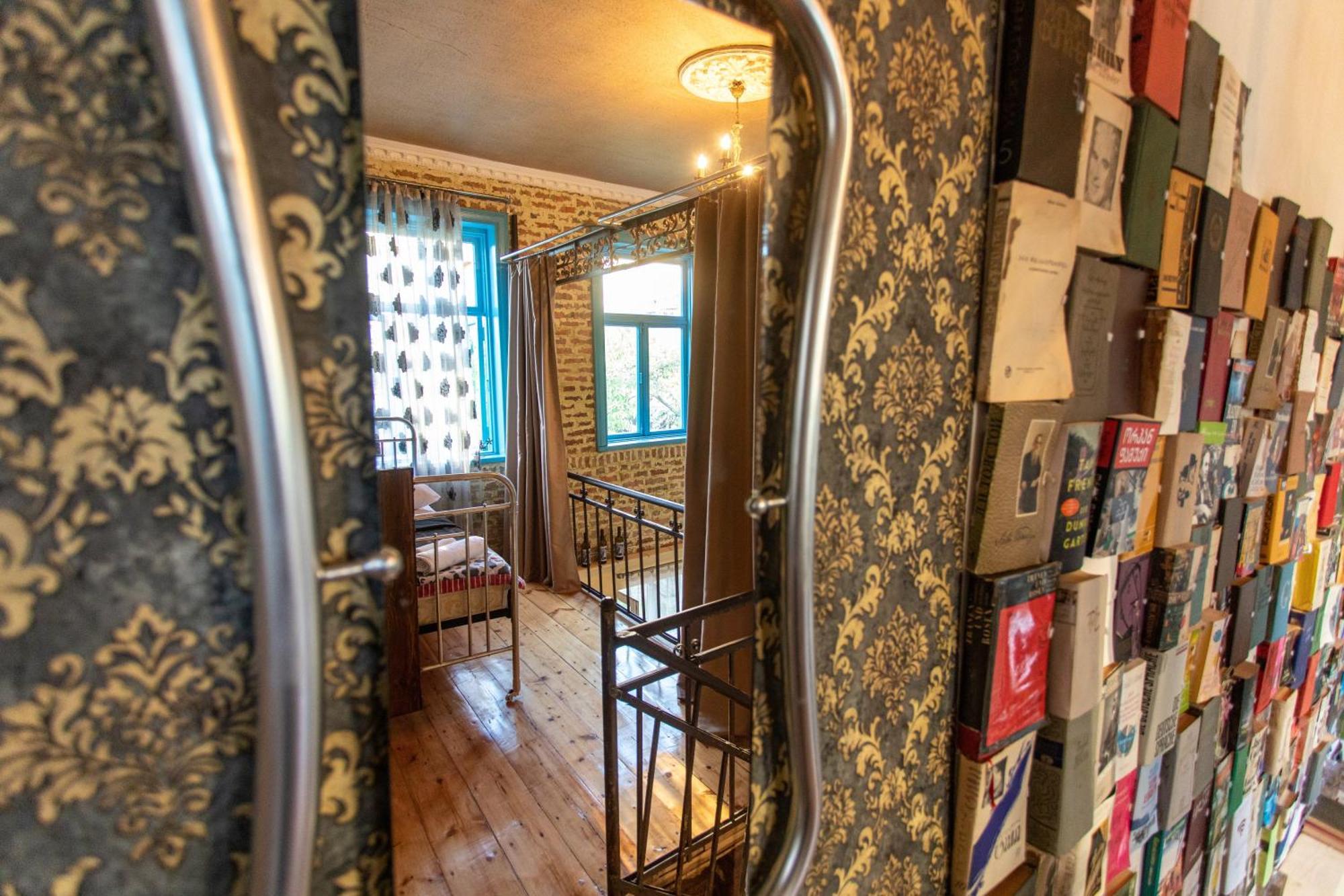 Book Hotel クタイシ エクステリア 写真